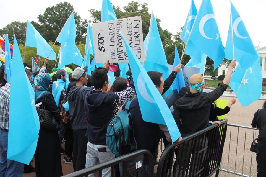 A protest at the White House on September 25, 2015, against Xi Jinpings human rights abuses.
(Creative Commons License)