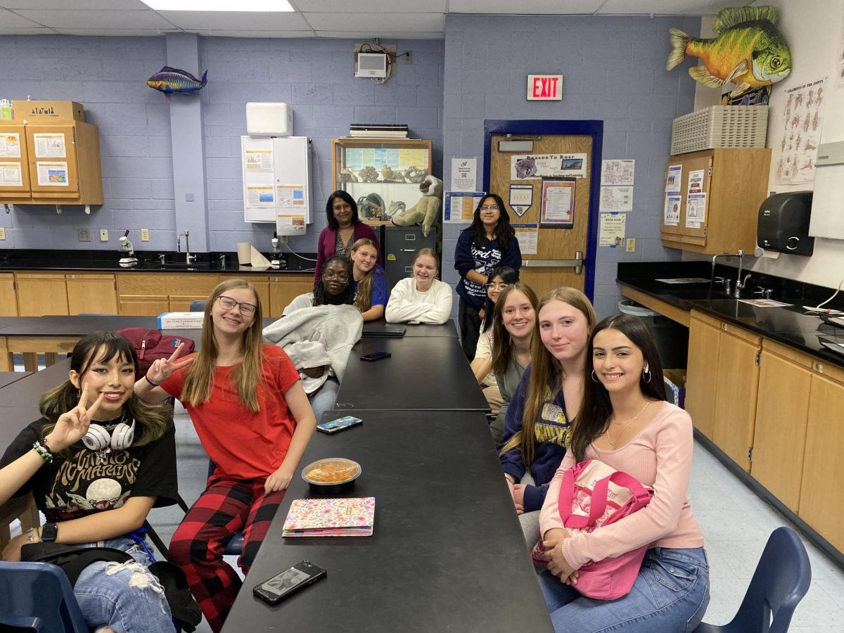  On September 26, Sierra Vistas Book Club, organized by Ms .Mathew, held its very first meeting with a total of ten students.
