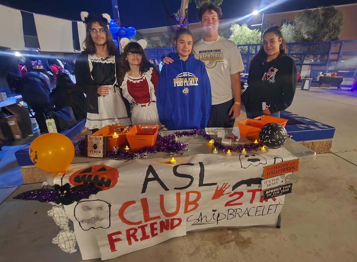 ASL club members working a friendship bracelet booth at Sierra Vista´s Fright Night. Archer Hernandez, Alexandra Chisholm, Marissa Gonzalez, Donovan Brown, and Tessa Gonzalez