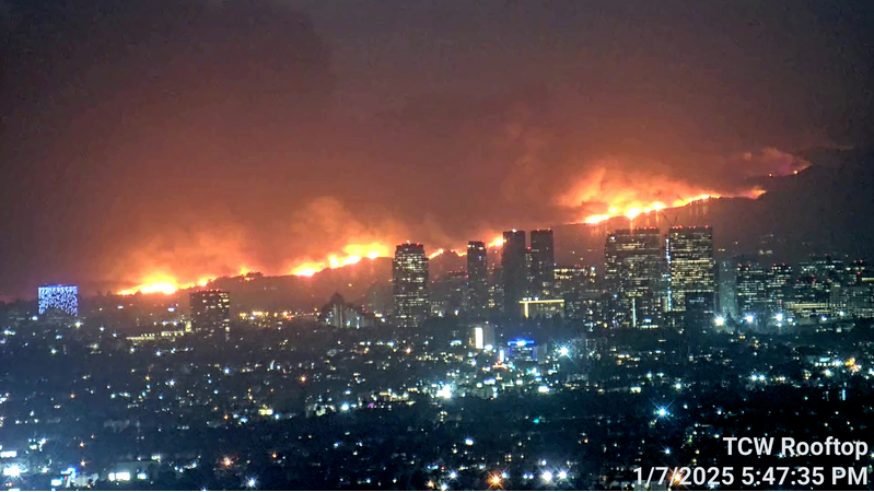 In January of 2025, the Palisades fires roared and began to spread more aggressively. On January 7th, fires were seen along the mountaintop surrounding downtown Los Angeles.
Photo credits: Wikimedia Commons