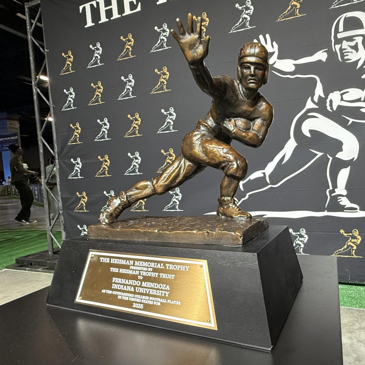 Fernando Mendoza wins the Heisman Trophy on December 13, 2025. "2026-0116 Fernando Mendoza Heisman" by Bobak Ha'Eri is licensed under CC BY 3.0. To view a copy of this license, visit https://creativecommons.org/licenses/by/3.0/?ref=openverse.
